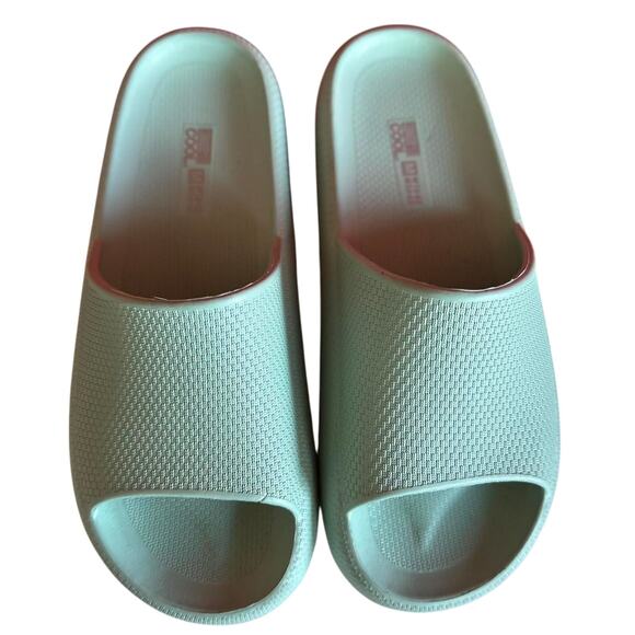 Womens Slides Size Medium Mint Green Sandals House Slippers Classic Mom Shoe - Picture 2 of 7